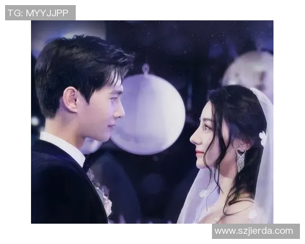 热巴与足球明星的甜蜜互动揭秘引发粉丝热议与关注